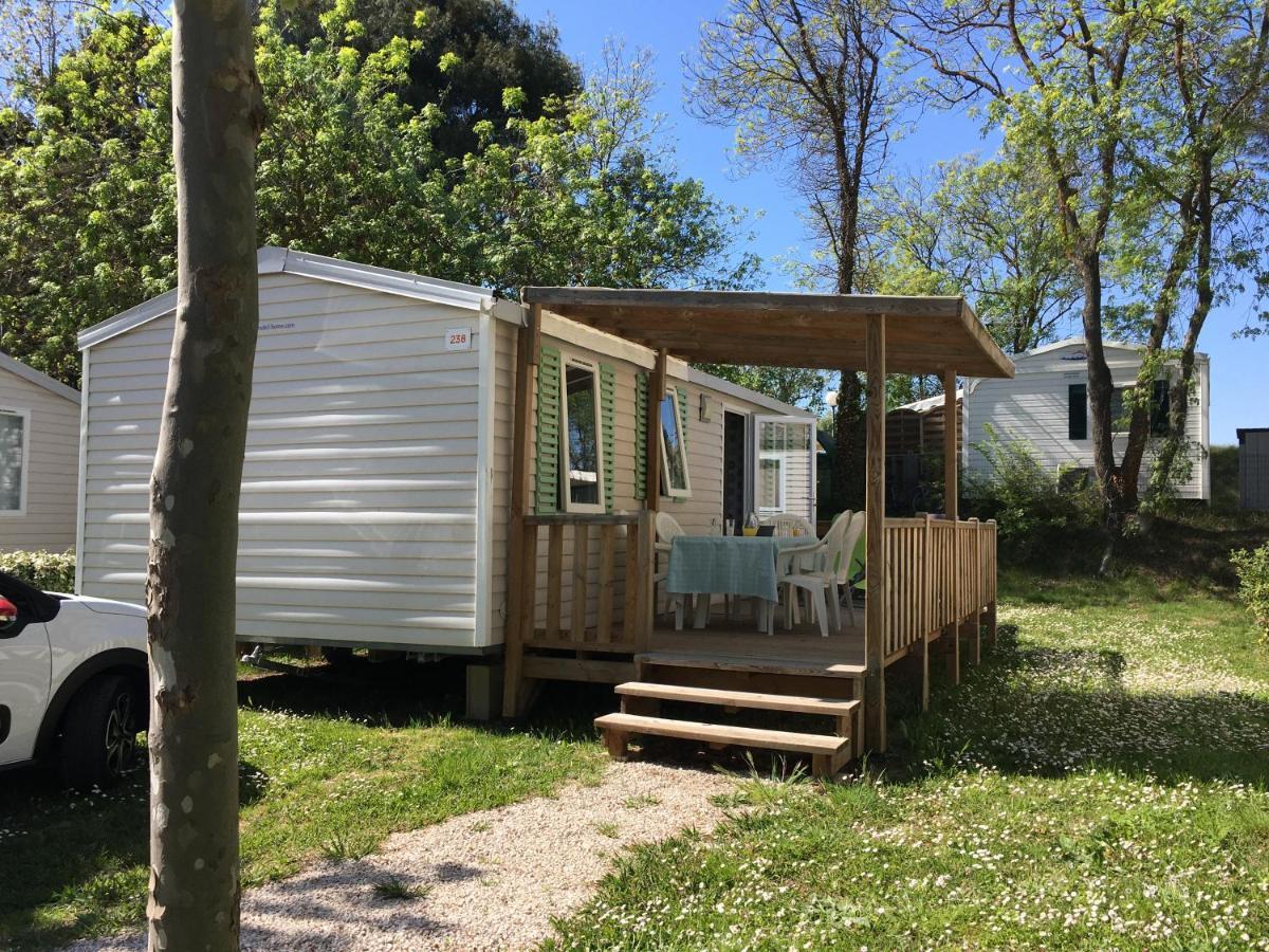 Mobil Home Pour 6 Personnes Climatise A Quelques Minutes Des Plages Agde Exterior photo